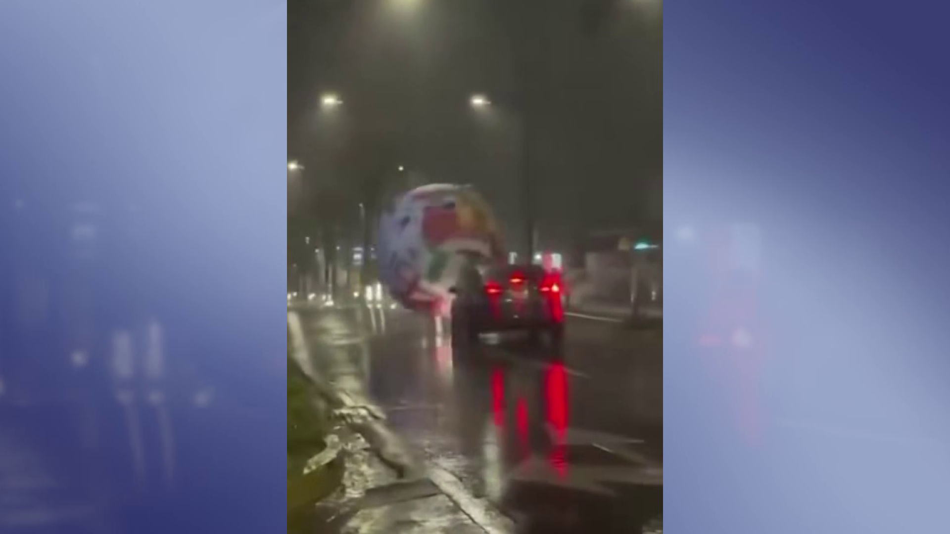 Pelota gigante en la Zona Rosa de San Salvador se vuelve viral en redes