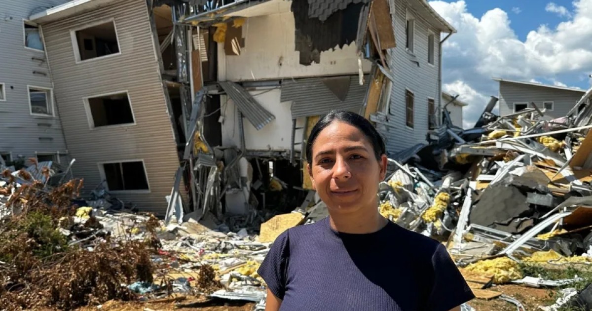 "Eran de cartón": el colapso de más de 100 viviendas sociales turcas en el terremoto de Venezuela que pone bajo escrutinio el programa estrella de Chávez