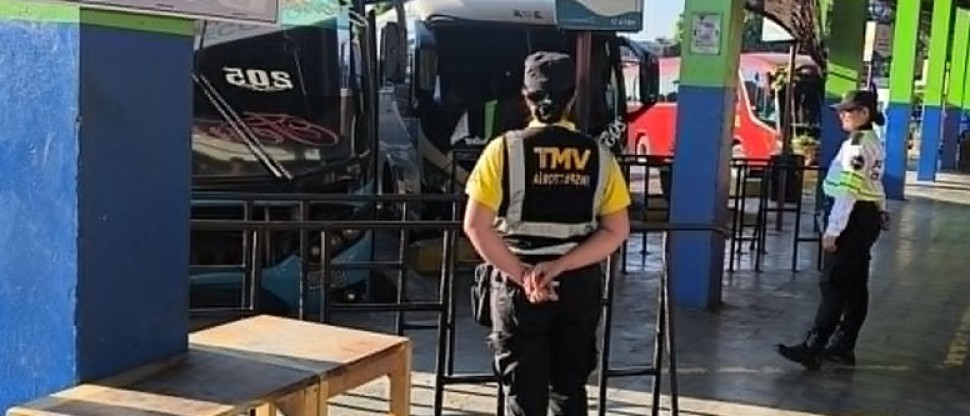 Intensifican controles vehiculares en distintas terminales del transporte colectivo
