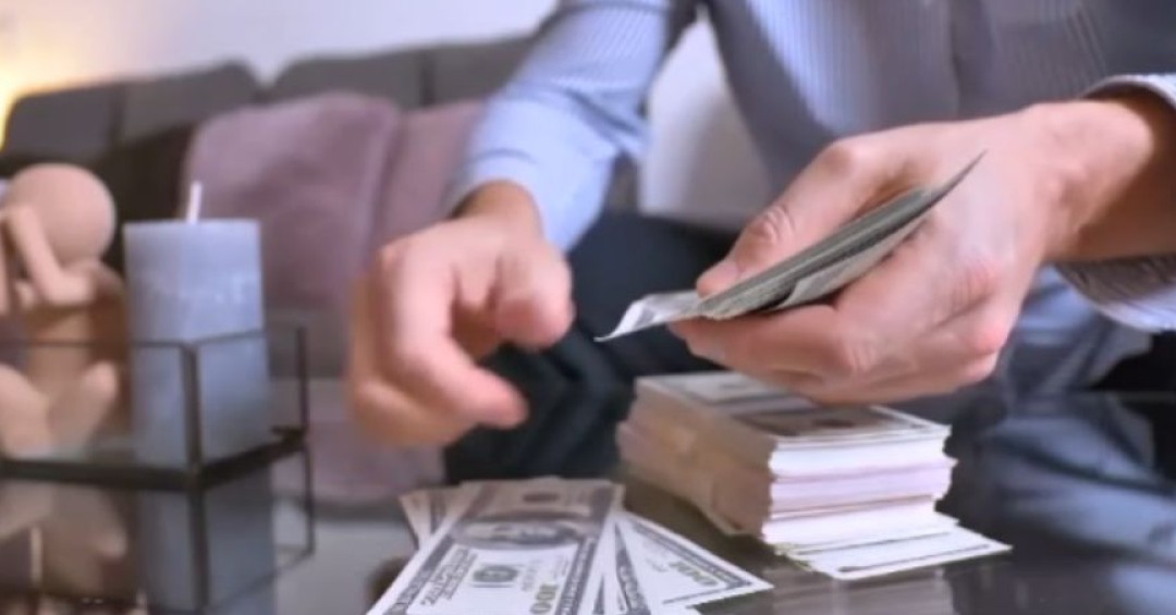 Efectivo sigue siendo el rey de los pagos pese a que 2.8 millones tienen tarjeta de débito