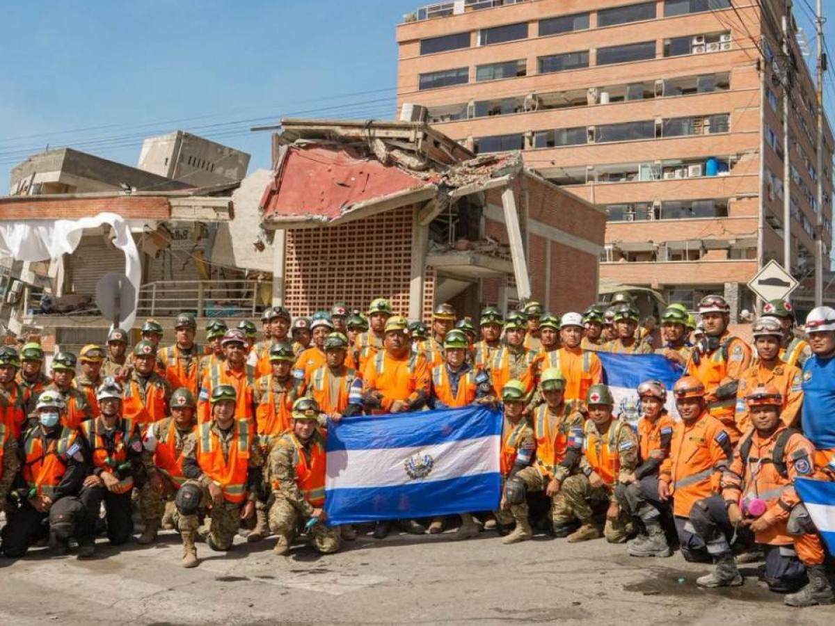 El Salvador envía nuevo grupo de especialistas a Venezuela