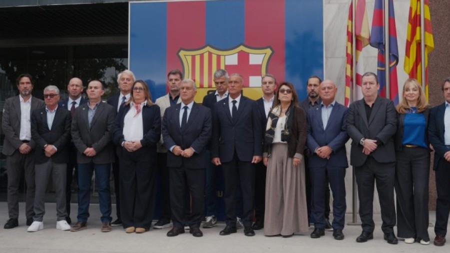 La Junta Directiva del Barcelona reitera su confianza en Hansi Flick
