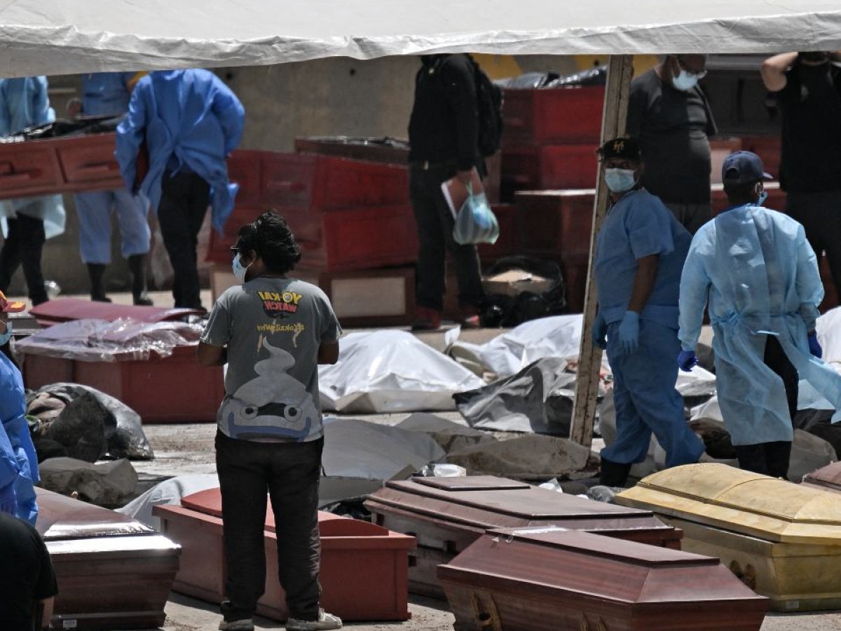 Venezuela eleva a más de 1,700 la cifra de muertos tras los terremotos
