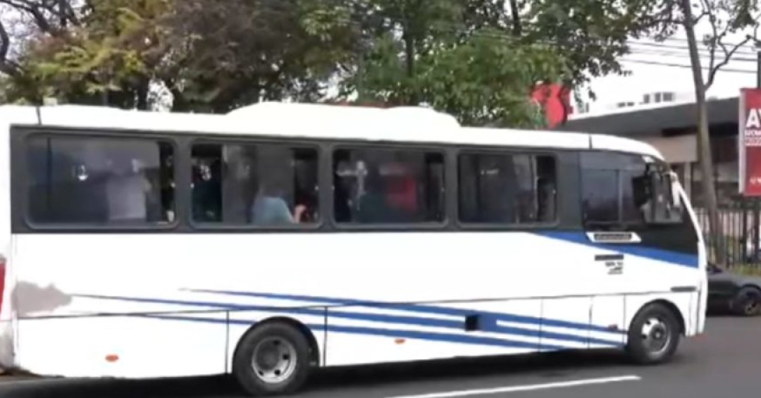 Mil unidades de transporte público dejarían de circular en El Salvador para 2027