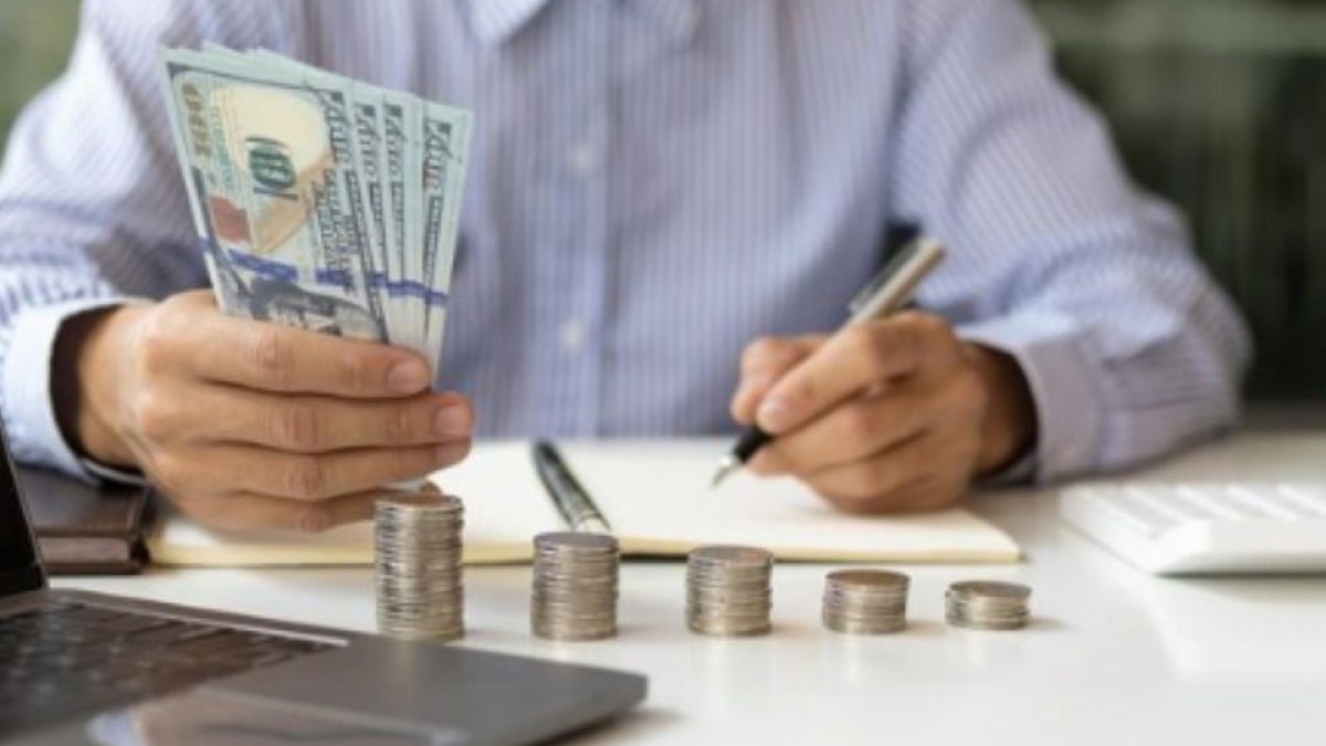 ¿Lleva años en su trabajo? Esto dice la ley sobre pedir un aumento salarial