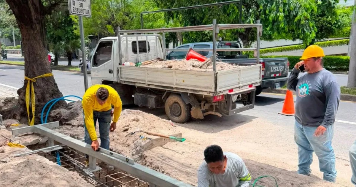 Iniciaron los trabajos de las paradas de buses inteligentes en El Salvador: ¿cómo funcionarán?