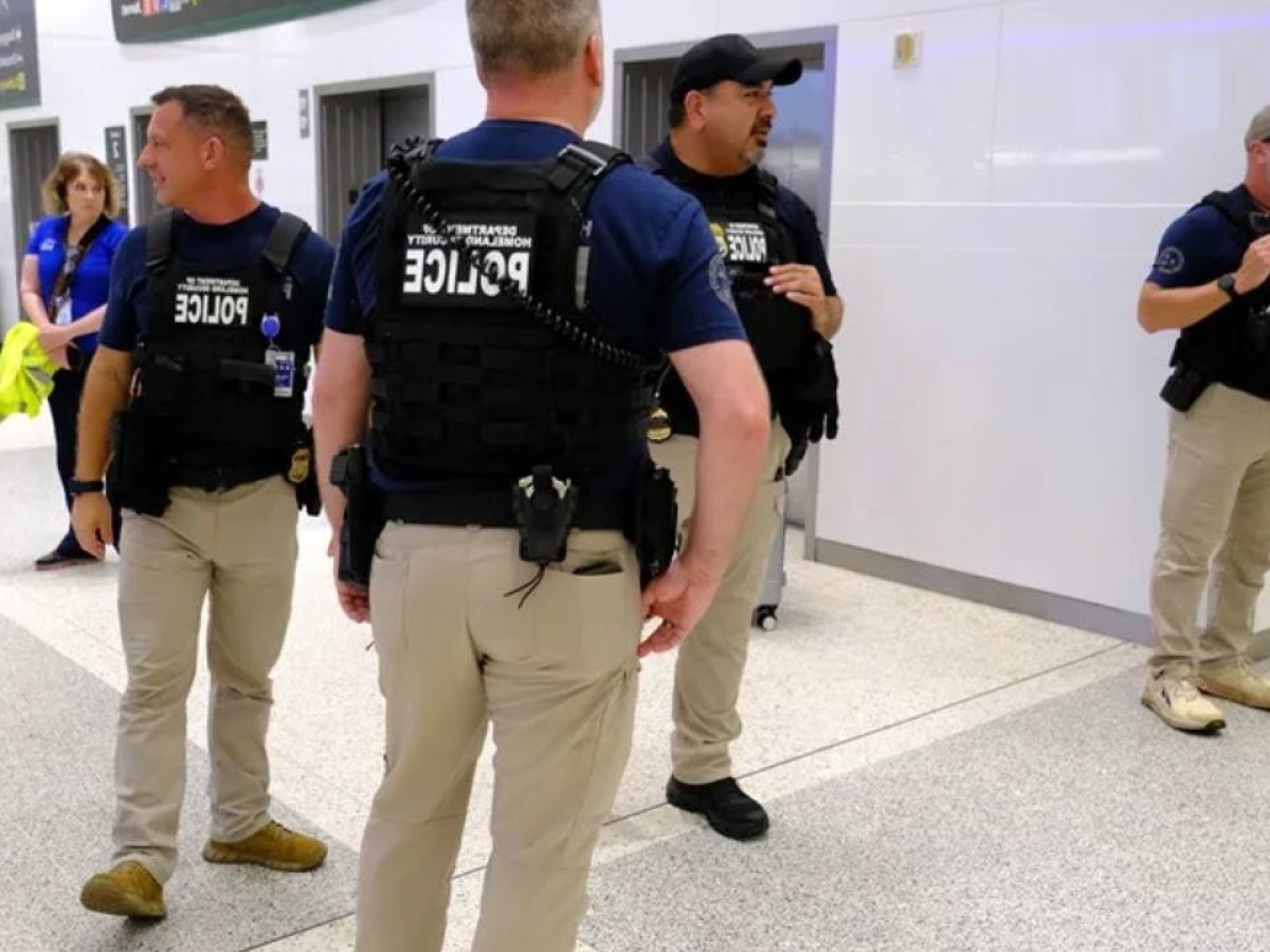 ICE rastrea a inmigrantes en aeropuertos de Estados Unidos, así funciona el sistema
