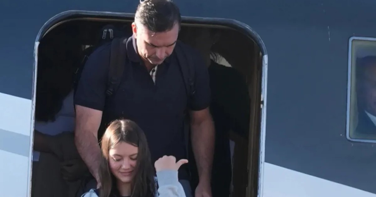 Flávio Bolsonaro llega a Miami, EUA tras huir de Brasil después de perder las elecciones - La Prensa Gráfica