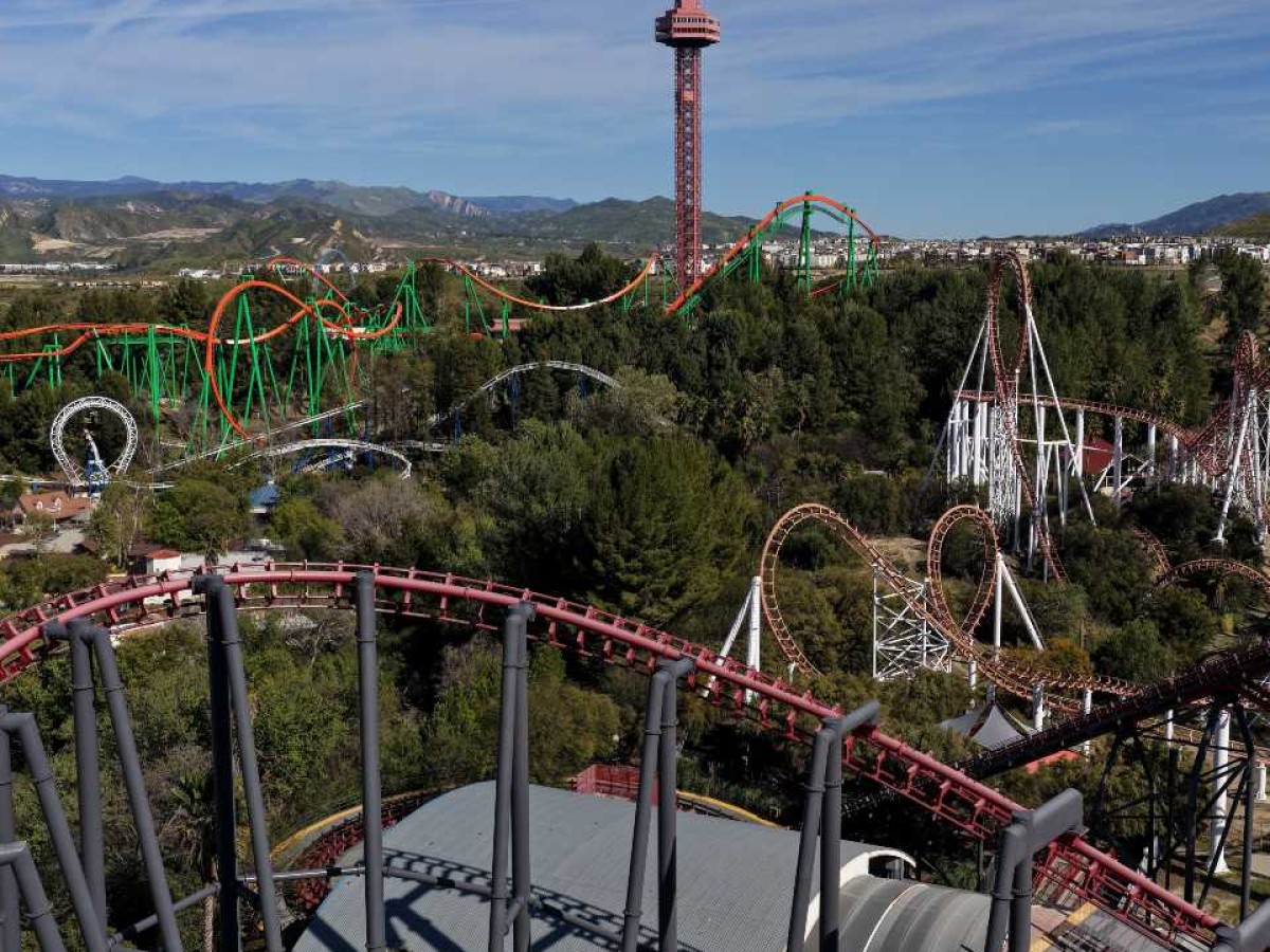 Muere hombre en montaña rusa de Six Flags en Georgia y empresa cierra 10 atracciones