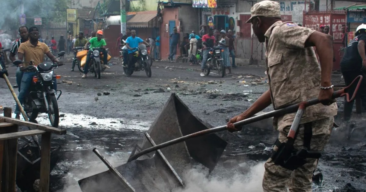 Confirman más de 2,000 soldados salvadoreños en Haití y conversación entre presidente de El Salvador y primer ministro haitiano - La Prensa Gráfica