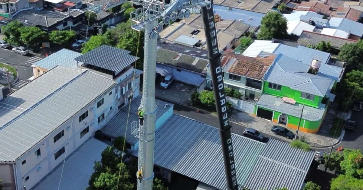 Metrocable en El Salvador: así se ve la primera torre que el MOP levanta en la línea Mejicanos-San Salvador