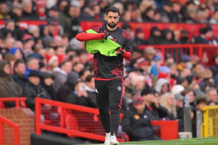 El entrenador Michael Carrick perdona a Bruno Fernandes y levanta su sanción en el Manchester United