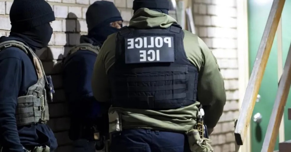 Denuncian golpiza de ICE contra un joven salvadoreño en California