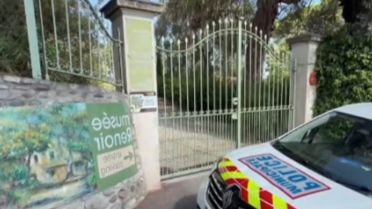 ¡Golpe de madrugada! Ladrones roban obras del Museo Renoir en Francia