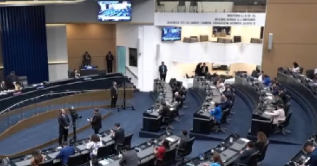 Gobierno pide refuerzo de 118 millones de dólares para compromisos pendientes