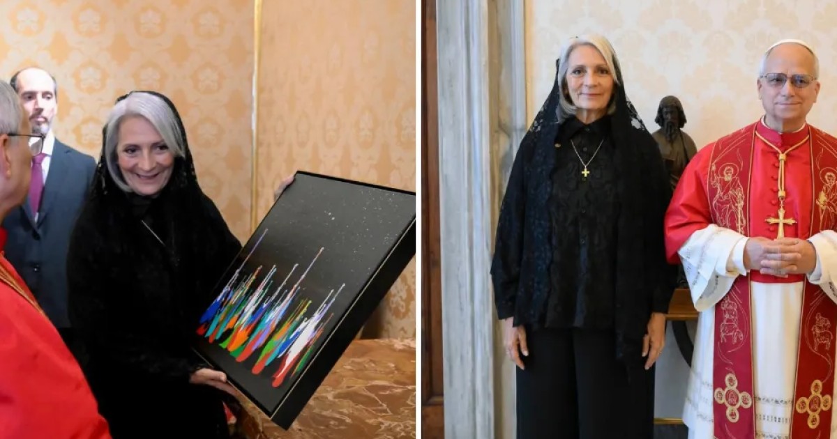 Así recibió en audiencia el papa León XIV a la embajadora salvadoreña Patricia Comandari (VIDEO + FOTOS)