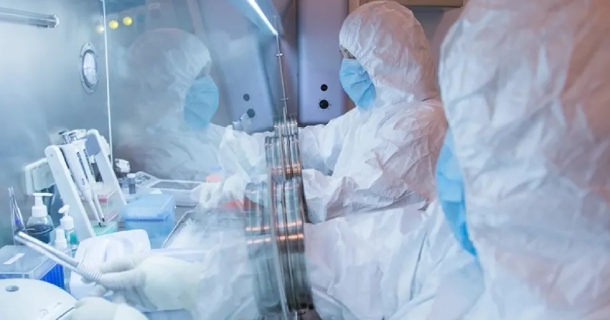 Una empleada muerta y un hospital en cuarentena: qué se sabe sobre la situación en un centro de investigación de pestes en Rusia