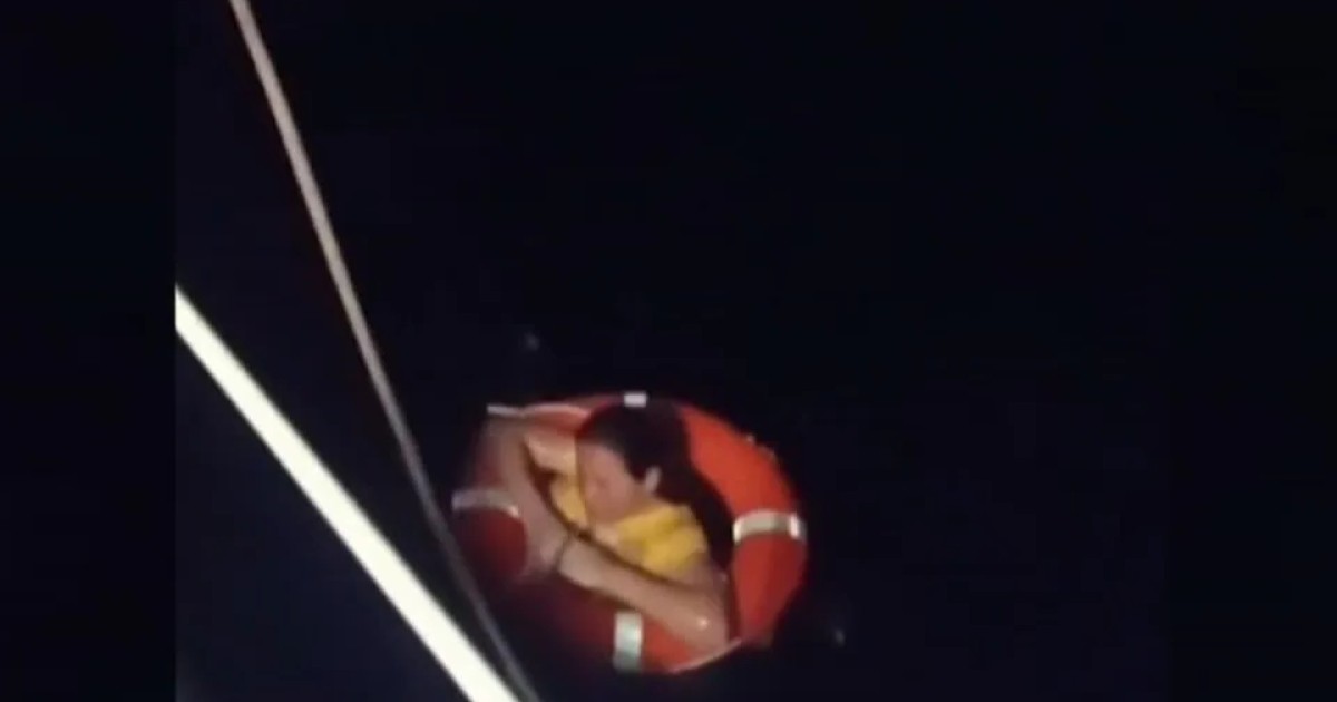Mujer salvadoreña cae al mar desde un crucero en Grecia; se habría lanzado al agua porque "quería desembarcar"