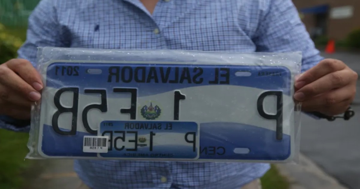 Prorrogarán vigencia de las placas en El Salvador: plazo vencía en agosto de este año