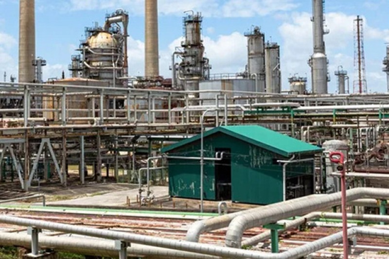 Petróleo de Texas sube 2.08 % por posible escalada en Irán y acumula alza mensual del 13 %