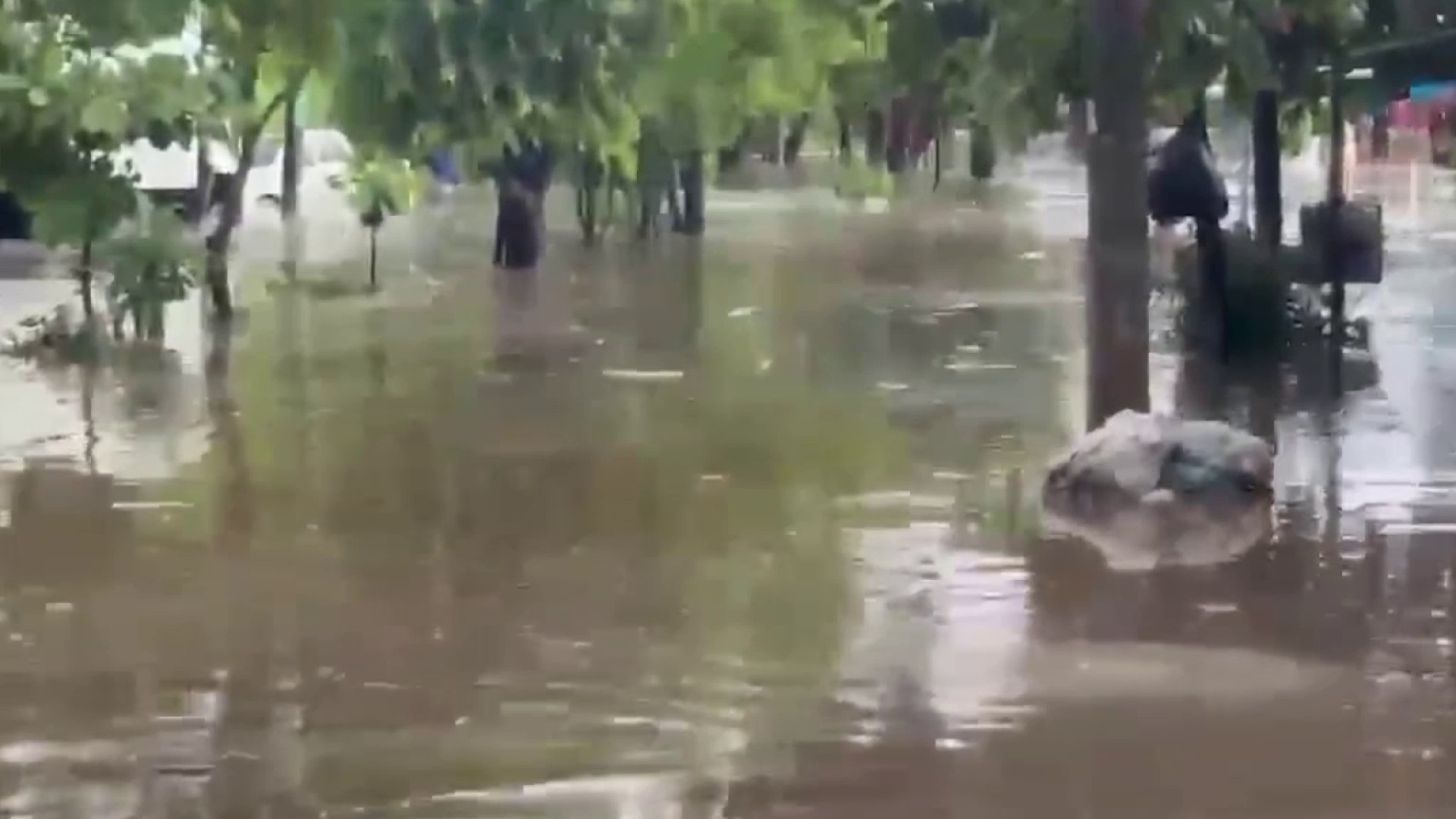 Viviendas afectadas por inundaciones en Lourdes