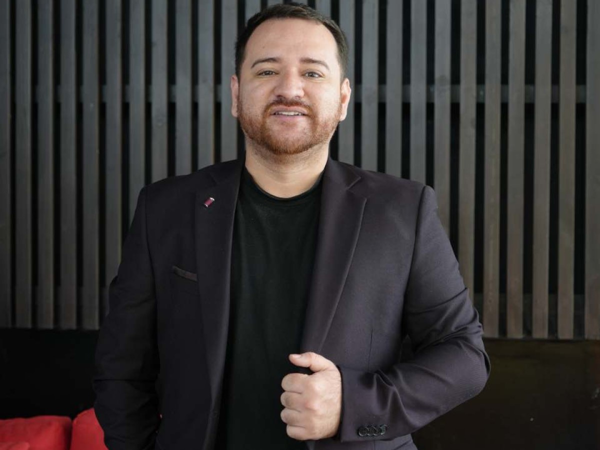 Byron Reyes, el manager de los creadores de contenido más grandes de El Salvador