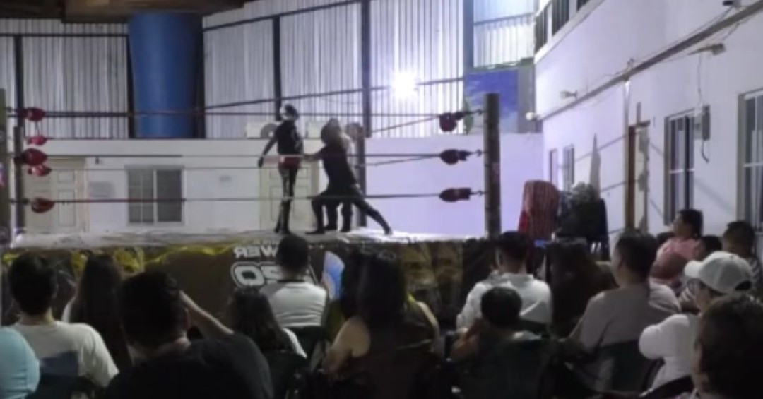 Lucha libre profesional busca ganar terreno en el país con la Arena Triple C