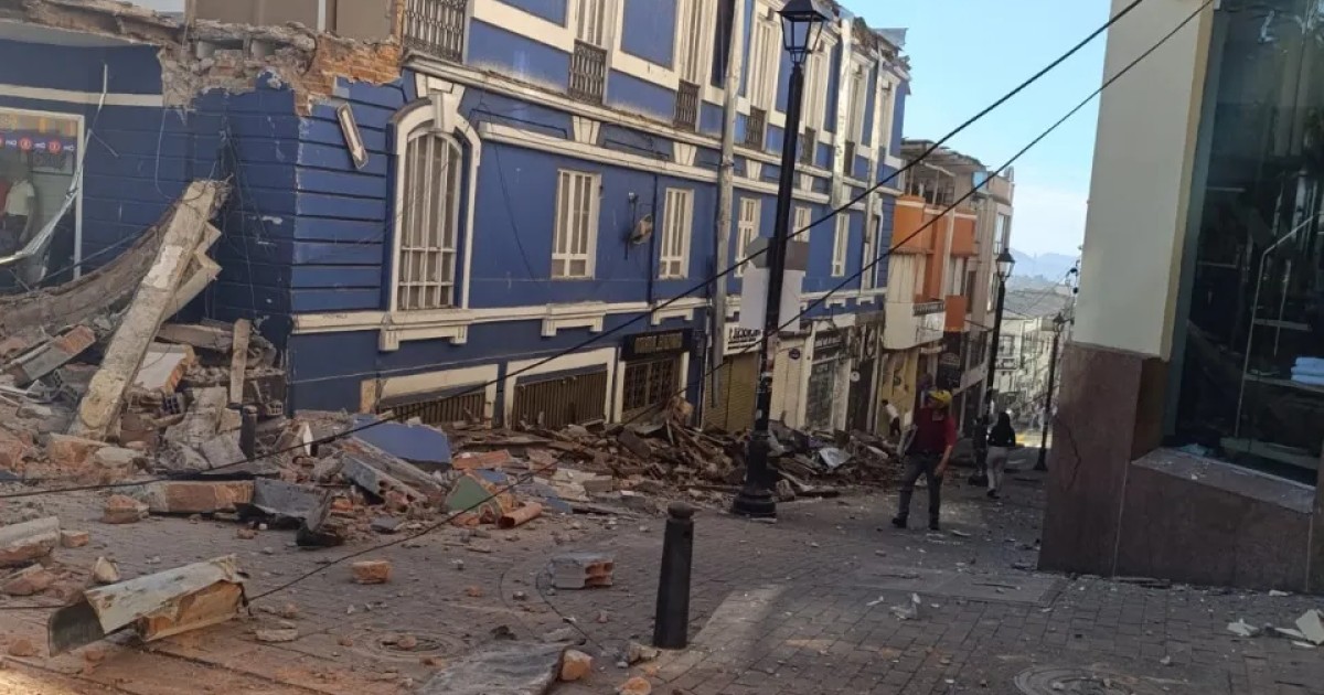 Colombia declara "desastre nacional" por terremoto de 7.4 que deja más de 100 muertos, 7 aeropuertos dañados y edificaciones derrumbadas