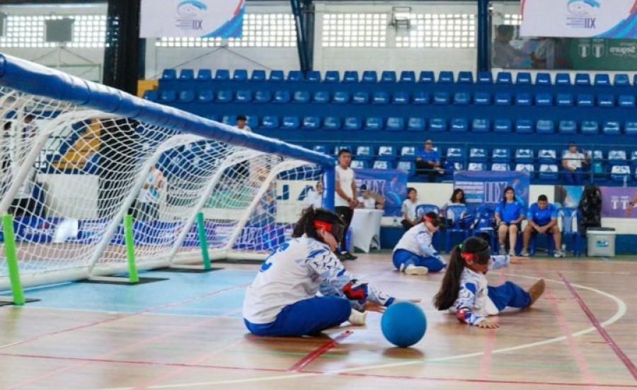 El Salvador conquista la medalla de plata en goalball femenino en Centroamericanos para Estudiantes con Discapacidad