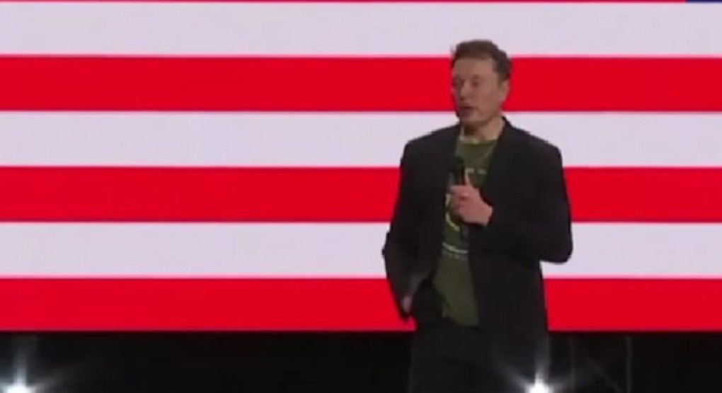 Elon Musk promete regalar una acción de SpaceX a cada niño estadounidense para 2027