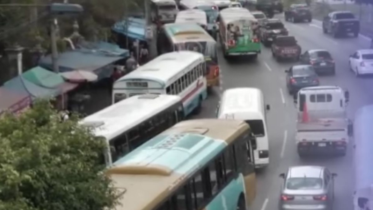 Transporte público en El Salvador pierde más de 300 unidades en los primeros meses de 2026
