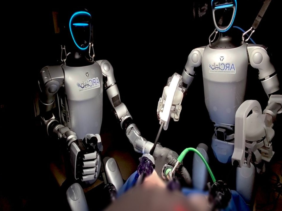 Video| Así fue la primera operación de robots humanoides a un cerdo vivo