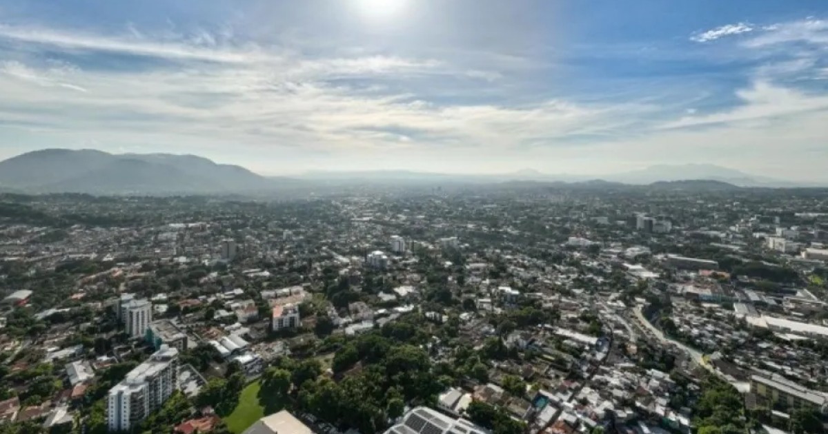 Persistirá el calor y habrá tormentas con actividad eléctrica en El Salvador: en esta parte del día se prevén las lluvias