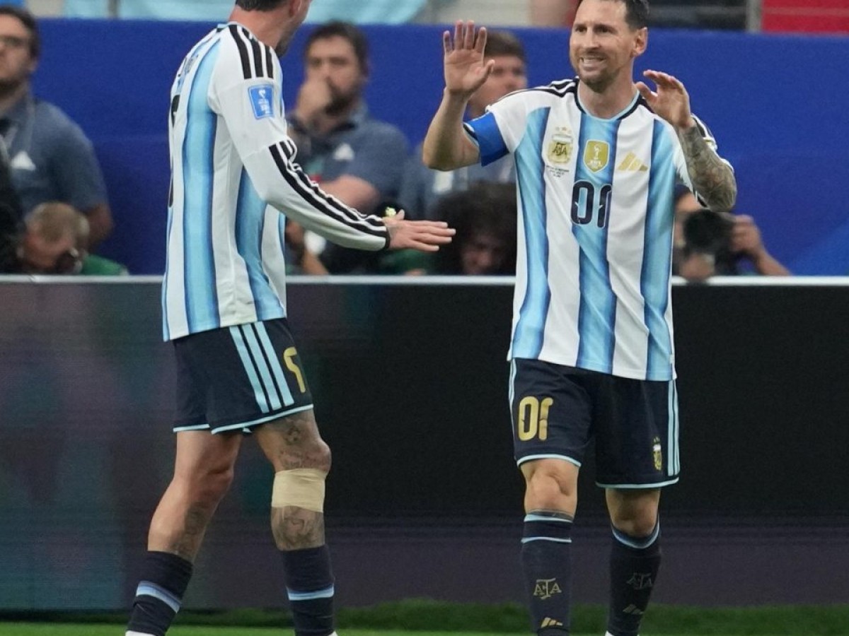 Lionel Messi hace historia en el Mundial y clasifica a Argentina para los dieciseisavos de final